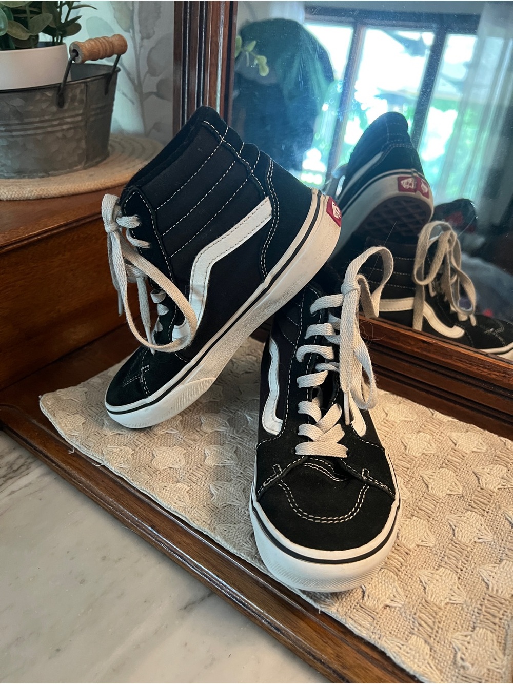 VANS Classic High Top Casual Streetwear Skater Sneakers Black White Boy's Size 1